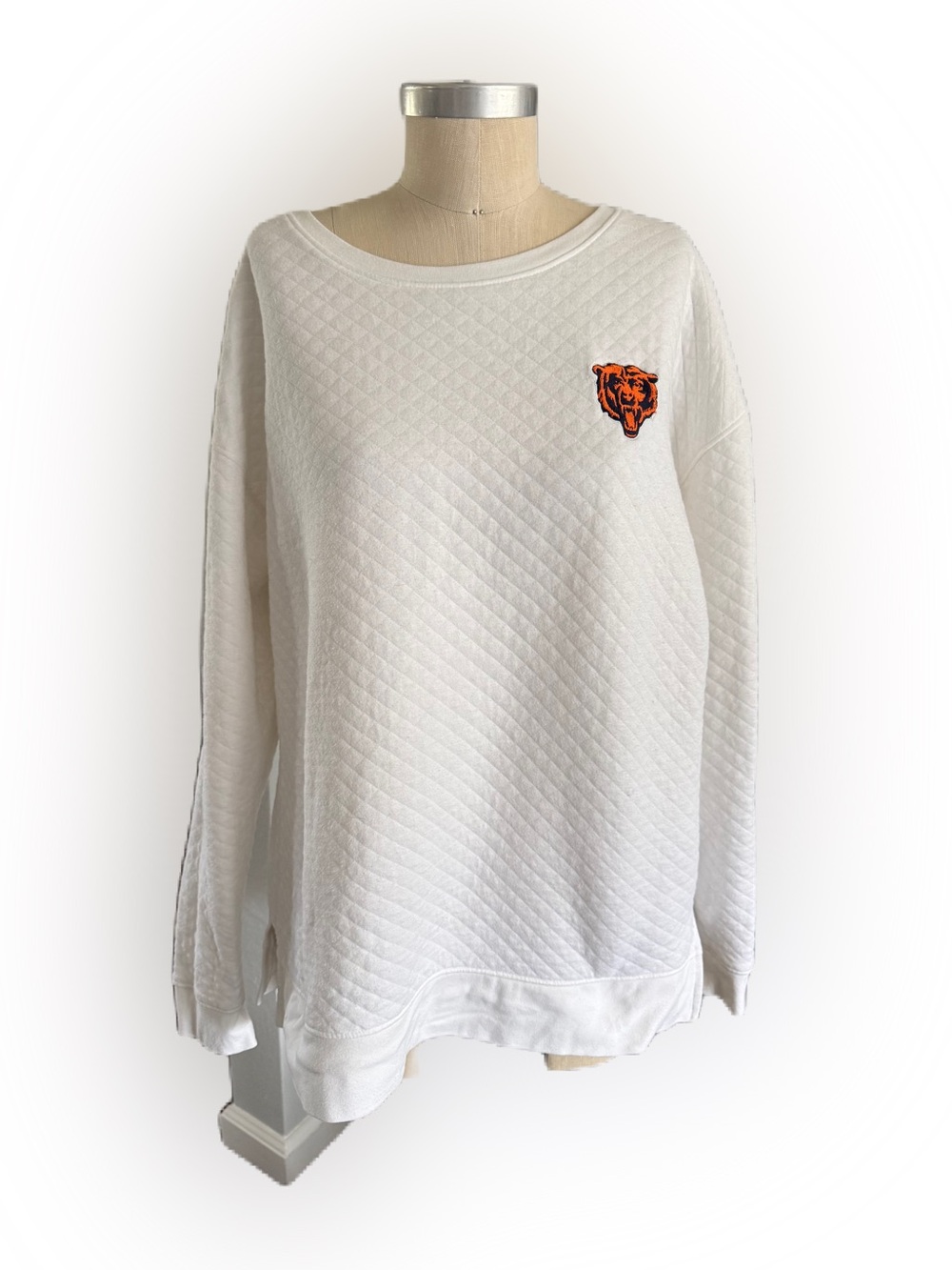 NFL Team Apparel Women’s Chicago Bears White Quilted Long Sleeve Top  Large